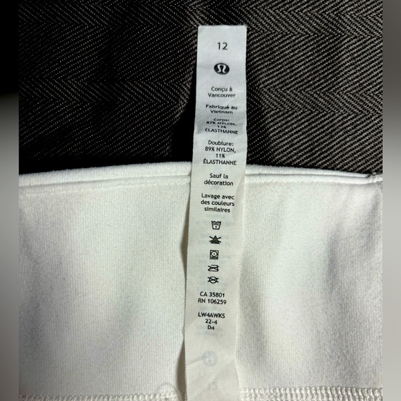 Ladies Sz 12 Black LuLuLemon Define Jacket *Luon Pre-Owned Excellent Condition - Picture 5 of 5